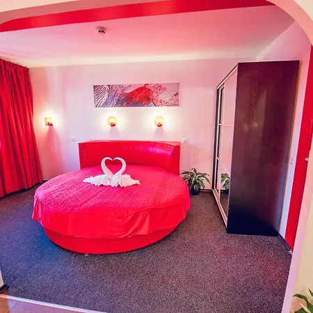 格兰伊万家庭酒店 3*