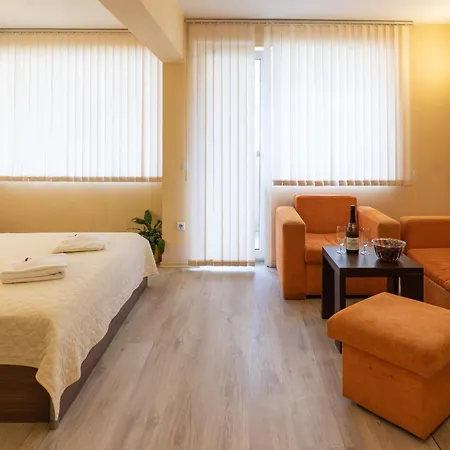 格兰伊万家庭酒店