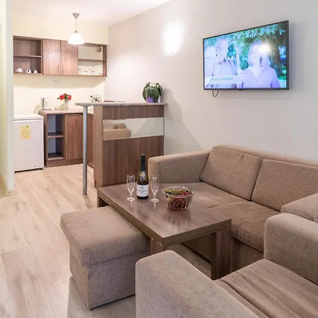 格兰伊万家庭酒店