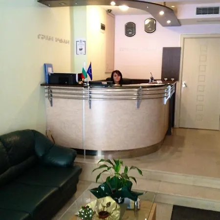 格兰伊万家庭酒店 瓦爾納