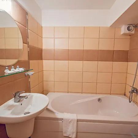 格兰伊万家庭酒店 酒店 3*