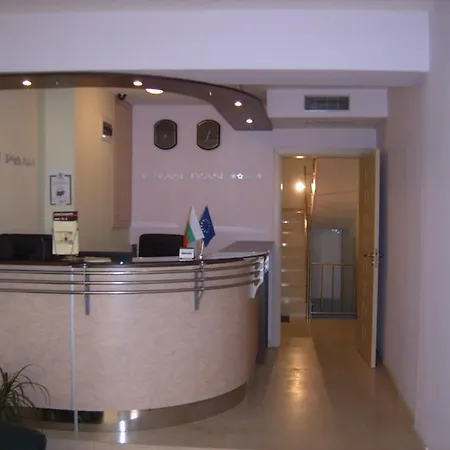 格兰伊万家庭酒店 酒店 3*