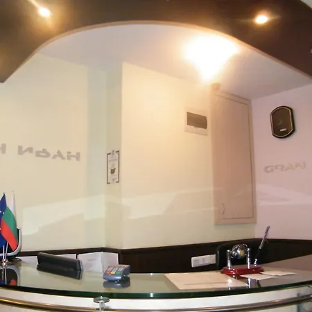 格兰伊万家庭酒店 酒店