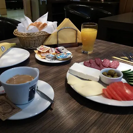 格兰伊万家庭酒店 3* 瓦爾納