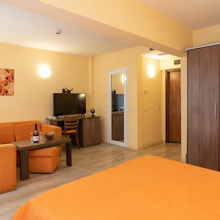 Family Gran Ivan فندق فارنا