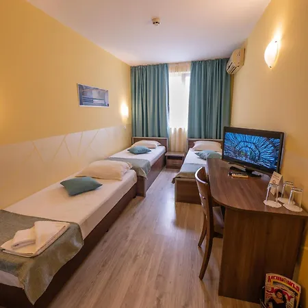 فندق Family Gran Ivan فارنا