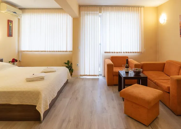 格兰伊万家庭酒店