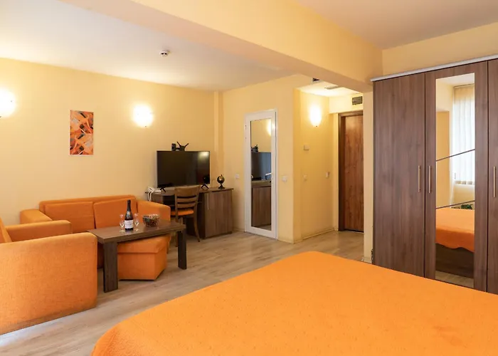 格兰伊万家庭酒店 酒店 瓦爾納