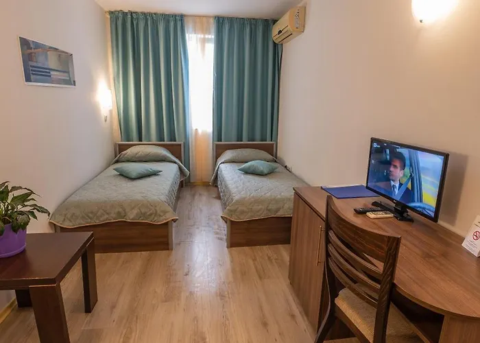 格兰伊万家庭酒店 3*