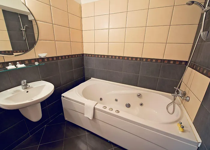 格兰伊万家庭酒店 酒店 3*