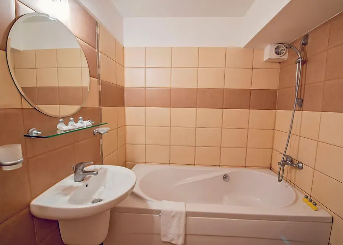 格兰伊万家庭酒店 酒店 3*