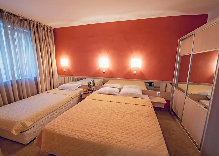 格兰伊万家庭酒店 3*