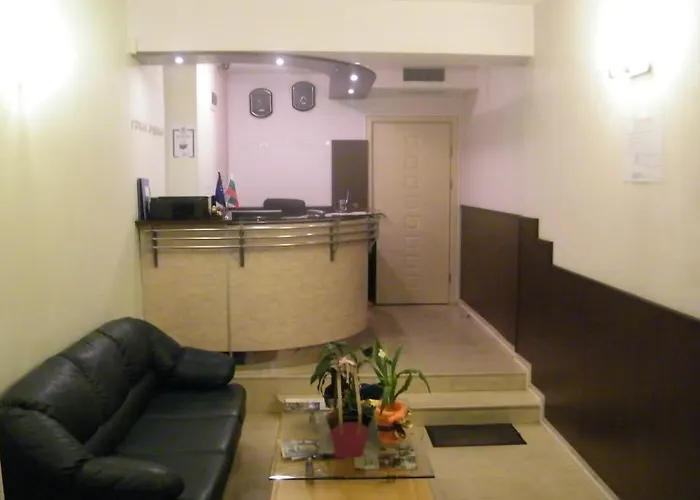 格兰伊万家庭酒店 3*