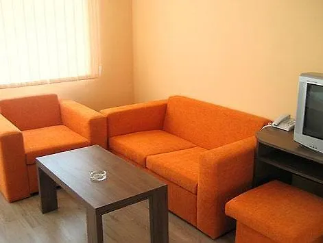 格兰伊万家庭酒店 3*