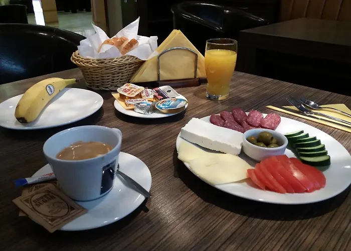 格兰伊万家庭酒店 3* 瓦爾納